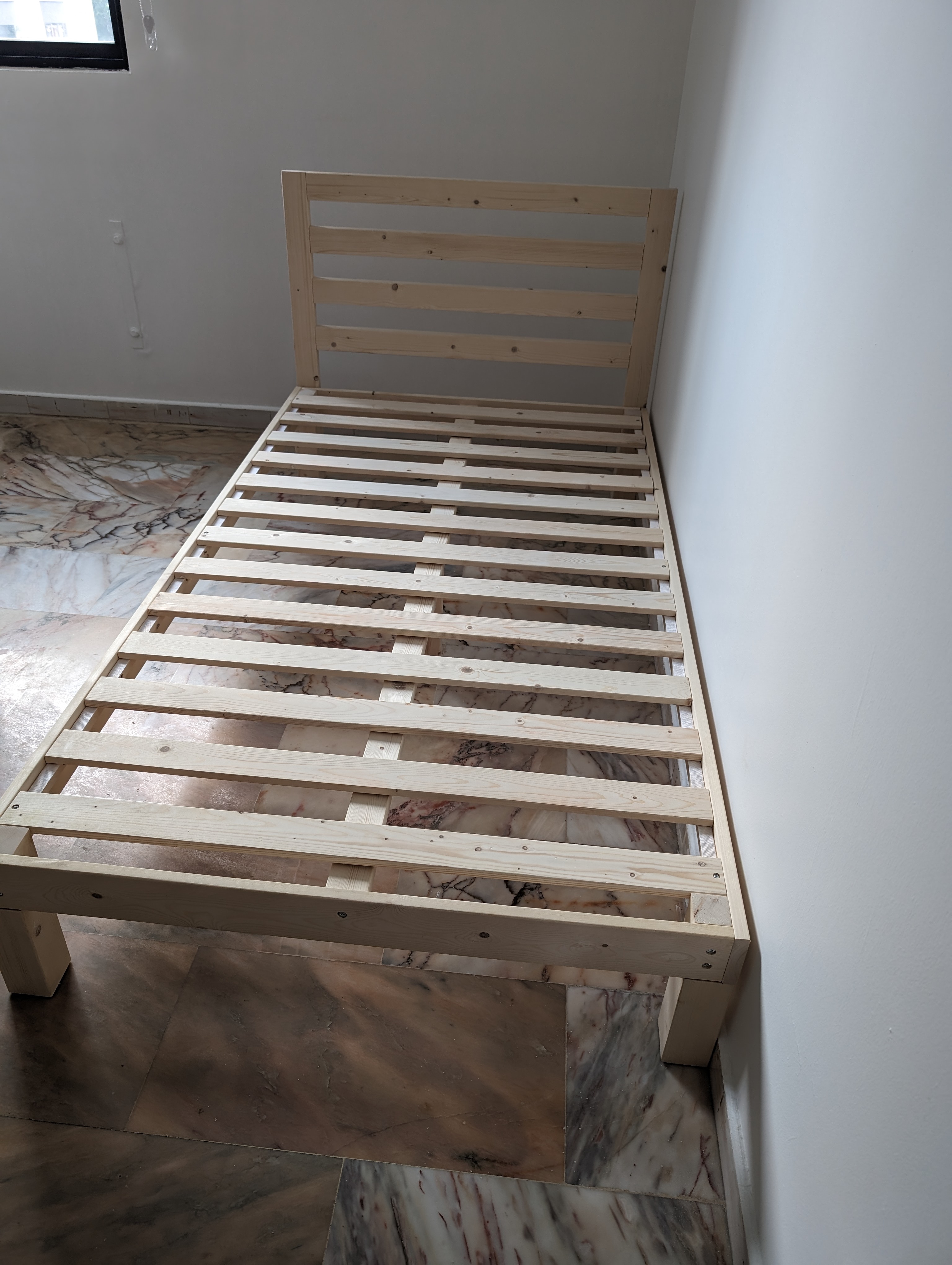 Customer home photo 13: Delivery staff calls 10-15 mins before reaching and dispose and install the bed swiftly. Staff is very polite. Thank you!
Thank you very much!