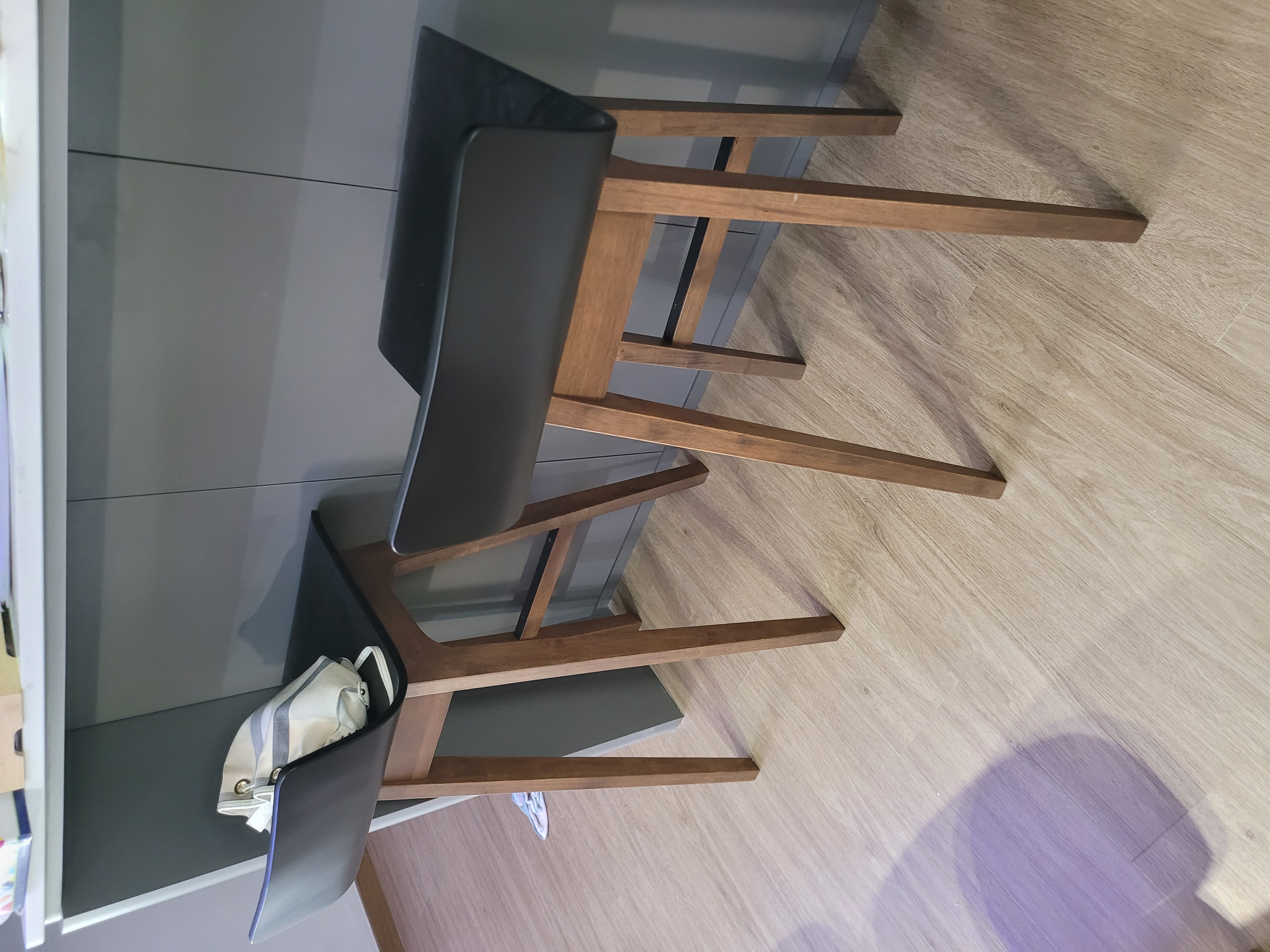 Customer home photo 1: Looks nice with our bar table.