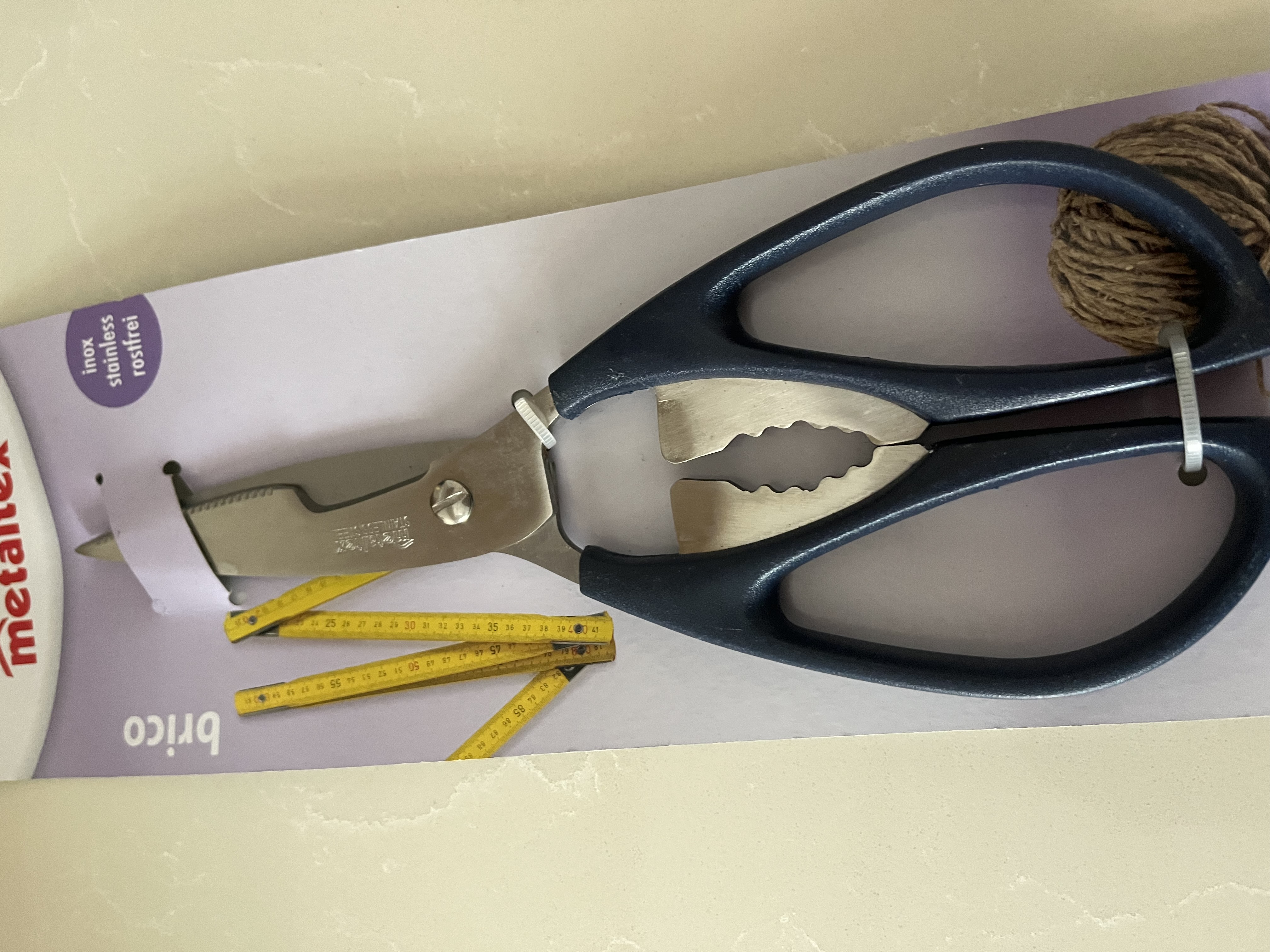 Customer home photo 1: The scissors is suitable for cutting chilli and small food. Very good quality