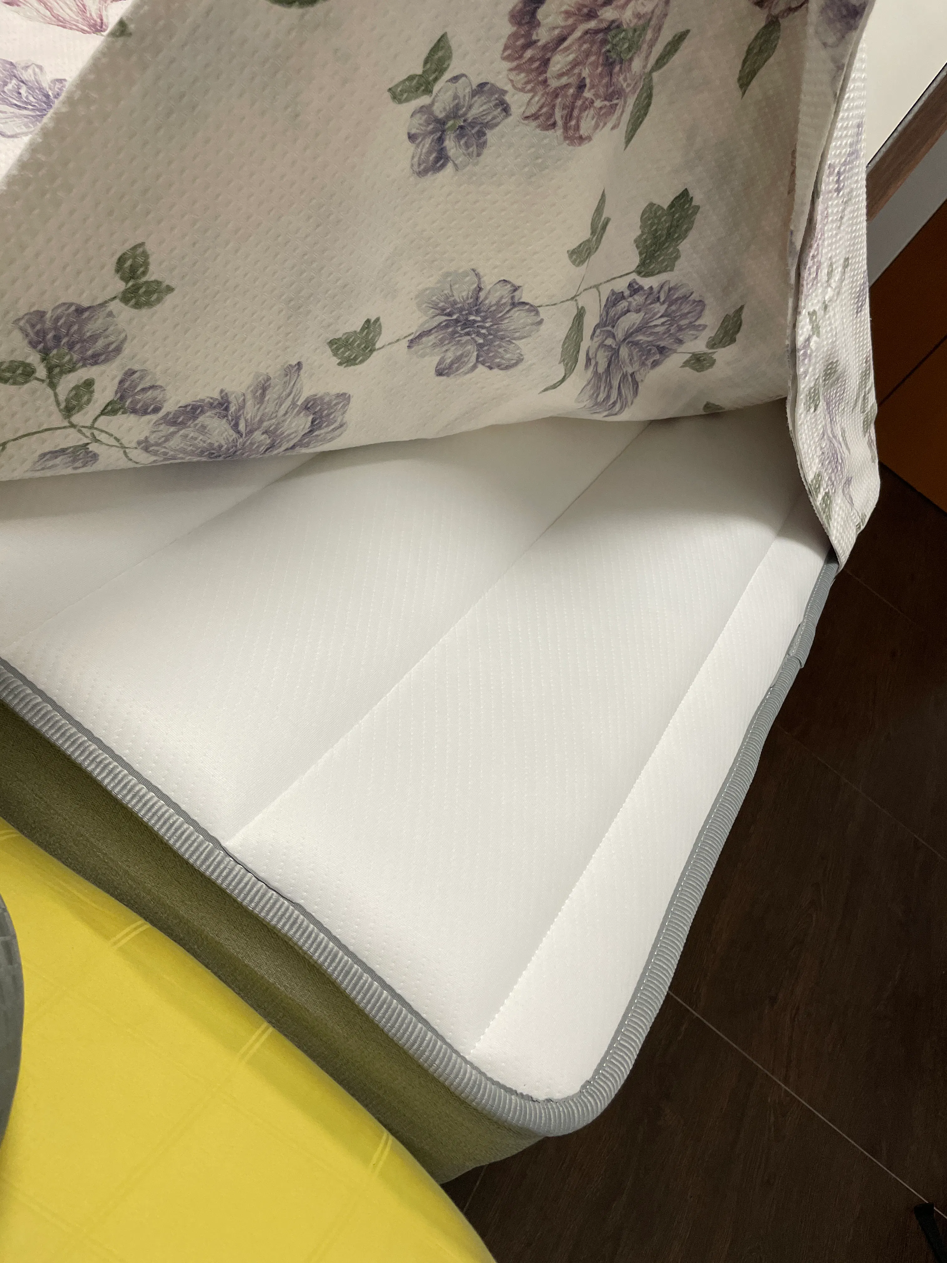 Customer home photo 26: Super awesome yet value for money, I am going to change my queen size mattress to this too!