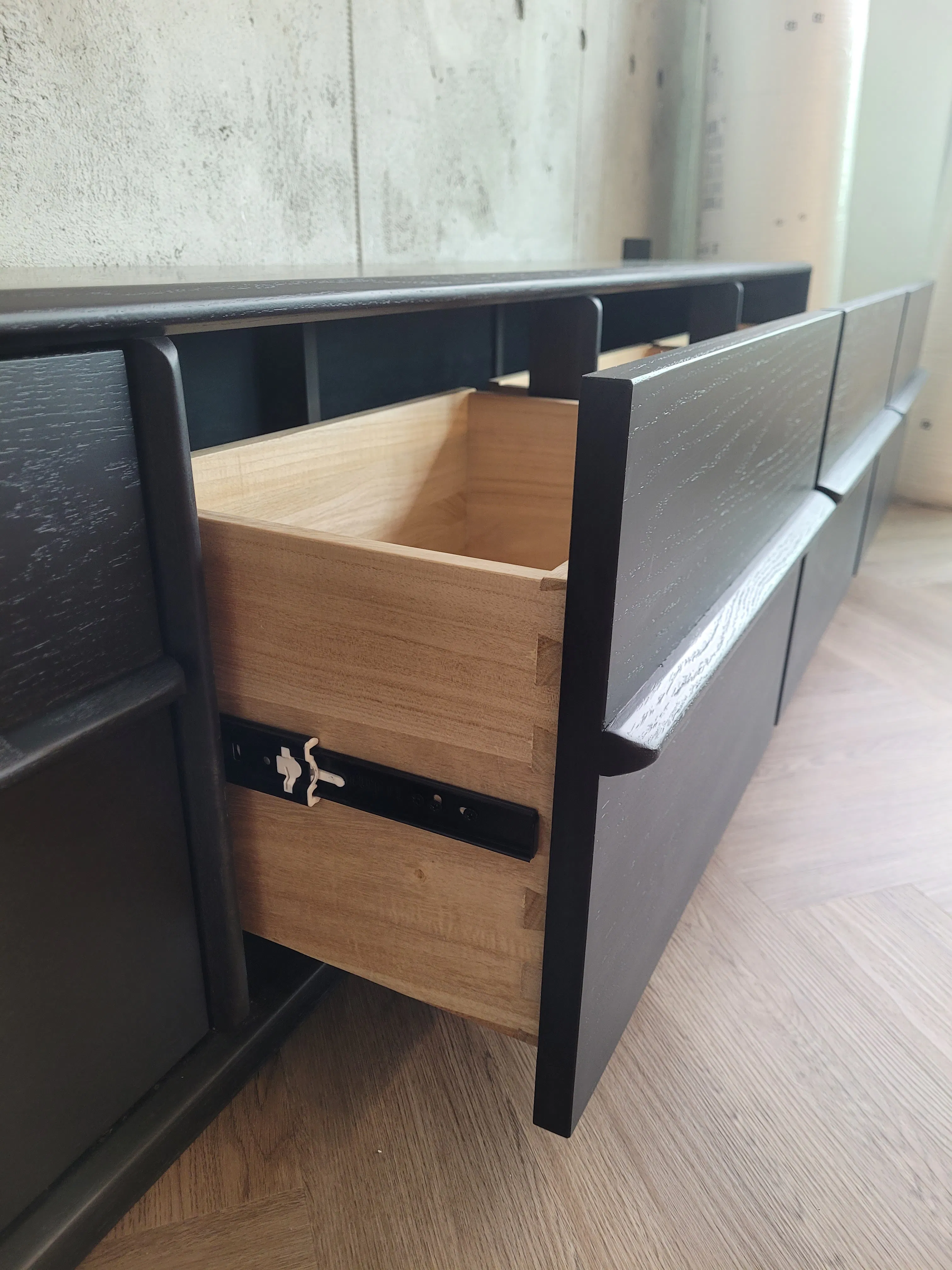 Darco TV Console 2m - Black Ash