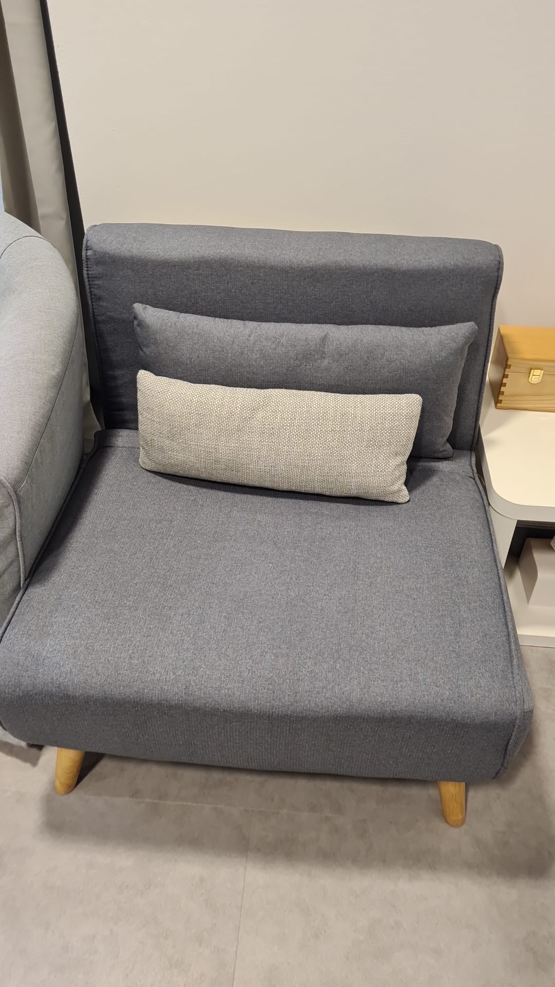Customer home photo 10: Nice sofa bed that I can conveniently use as a day bed or guest bed, while usually it would function beautifully as a comfortable sofa.