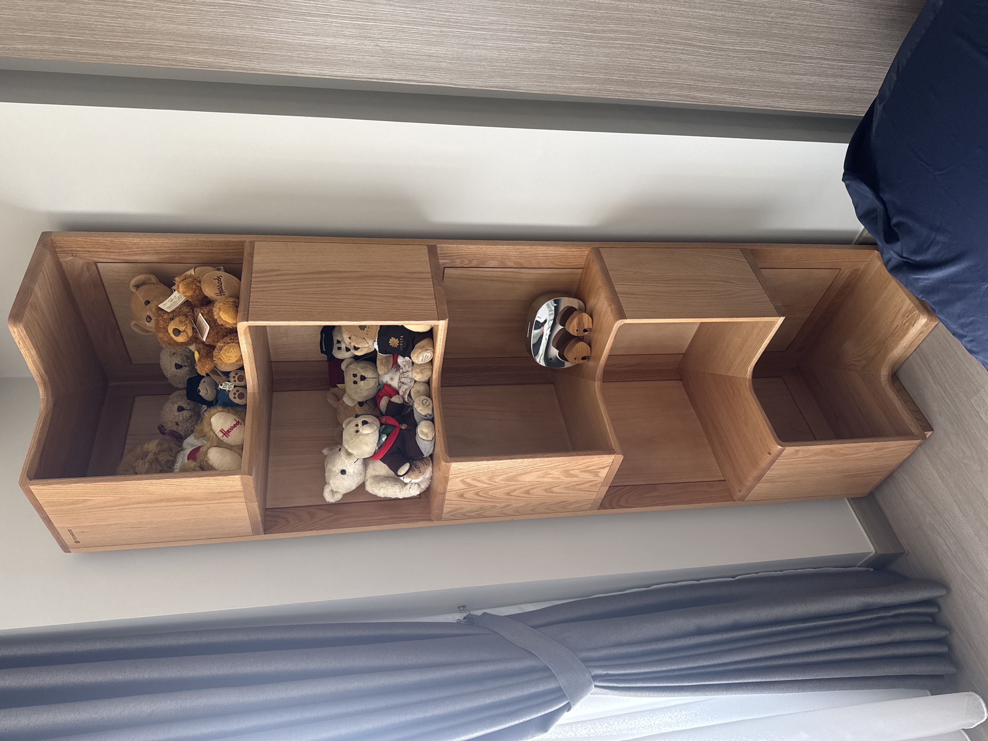 Customer home photo 1: Fits perfectly at the corner of my small flat. Also able to accommodate my bears and books.