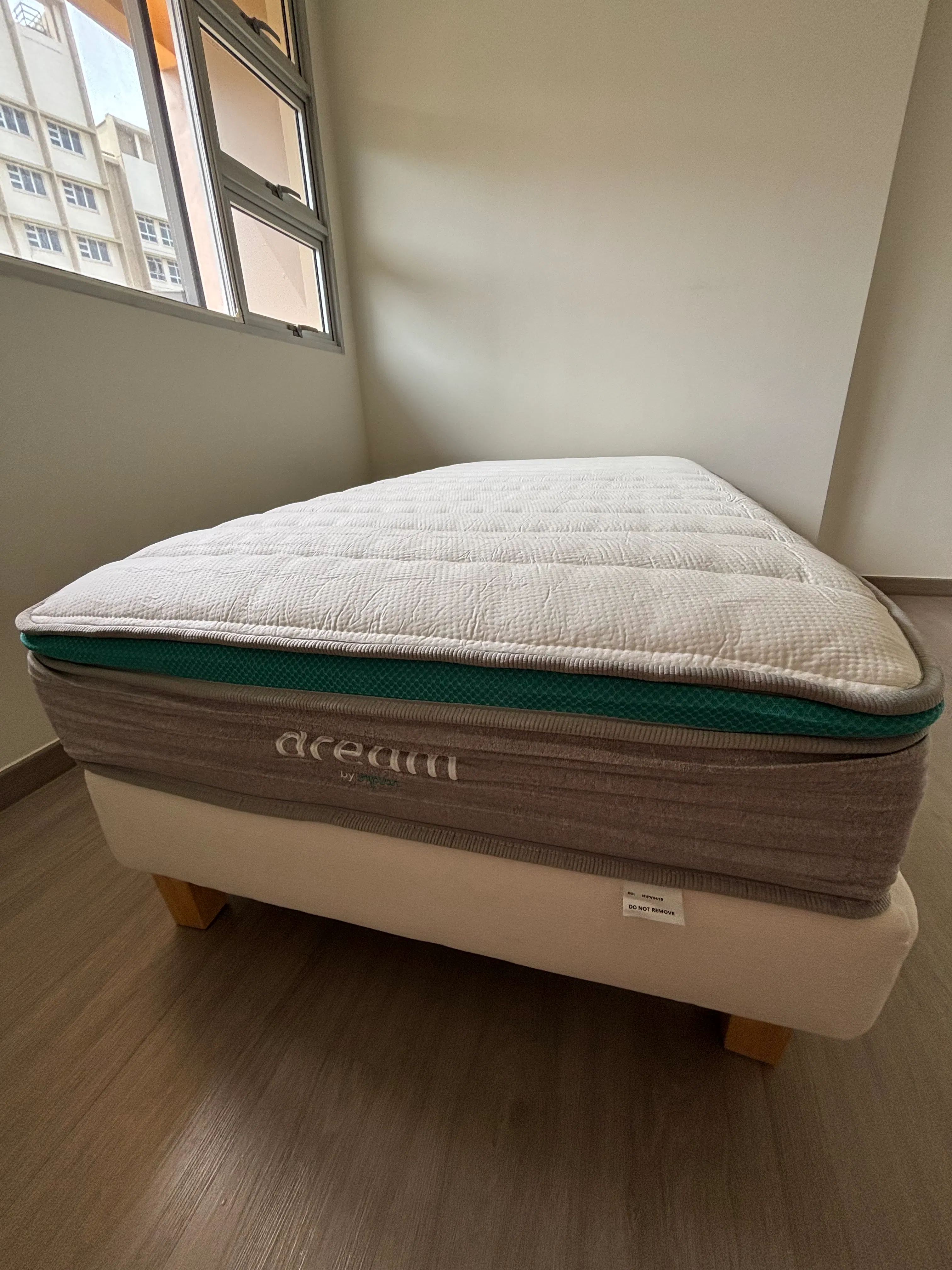 Customer home photo 4: Fast setup by the Hipvan delivery team. According to the website, need to let it sit in a well-ventilated room for 1-3 days to fully inflate the mattress.