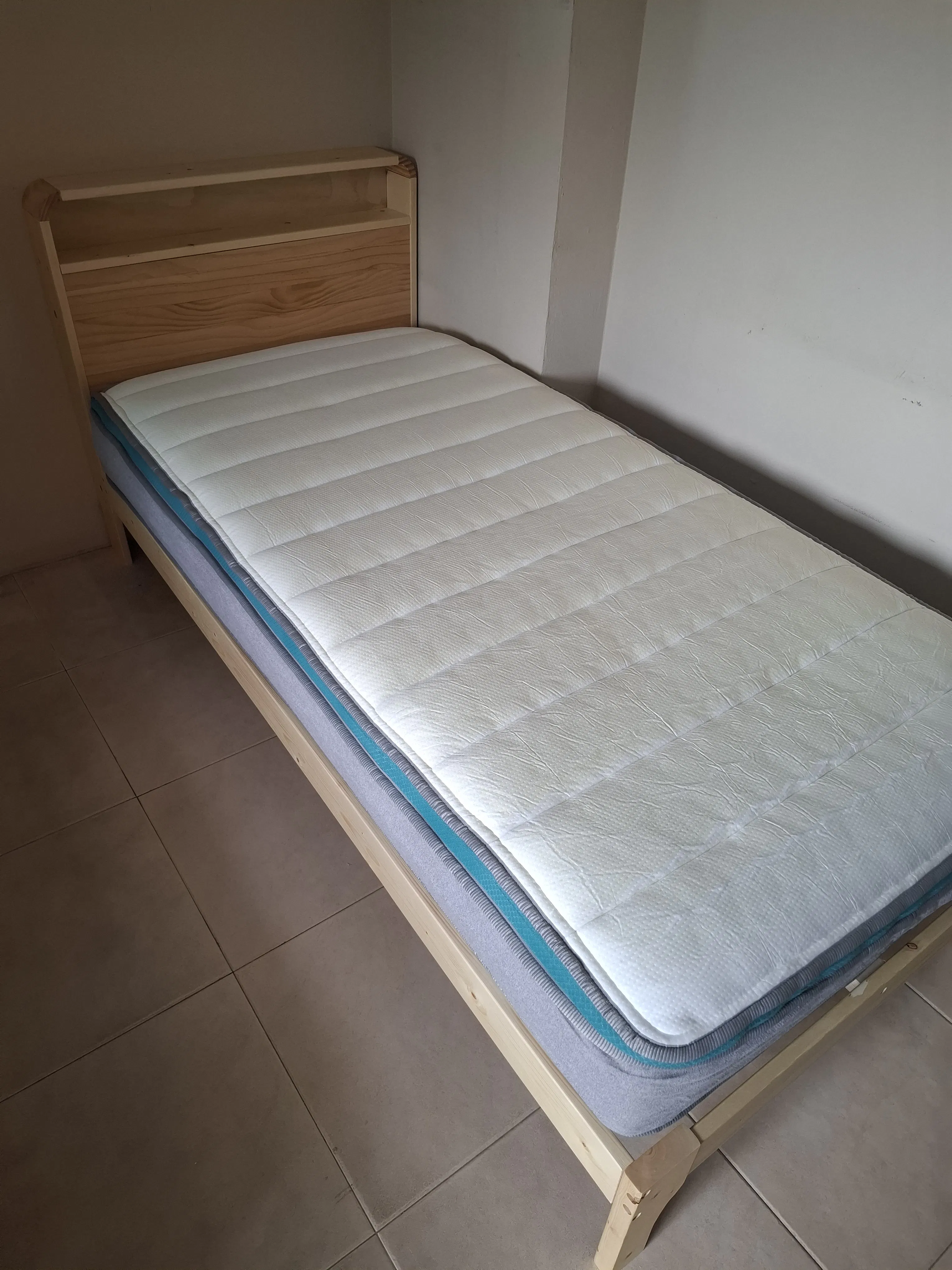 Customer home photo 10: Product overall is ok but delivery was late by 1.5hr.