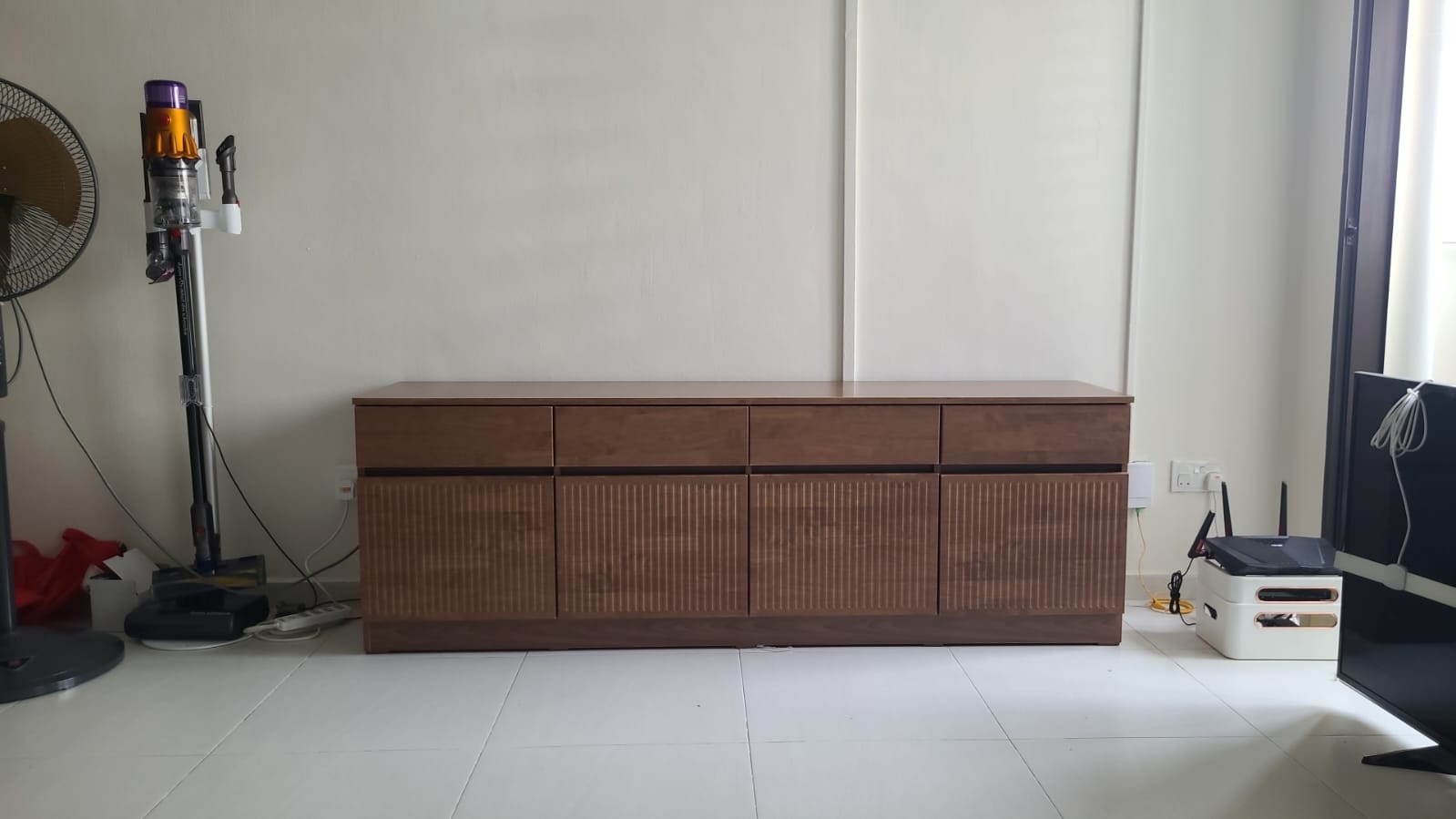 Customer home photo 16: item condition is as described and good. the delivery service is smooth and good.