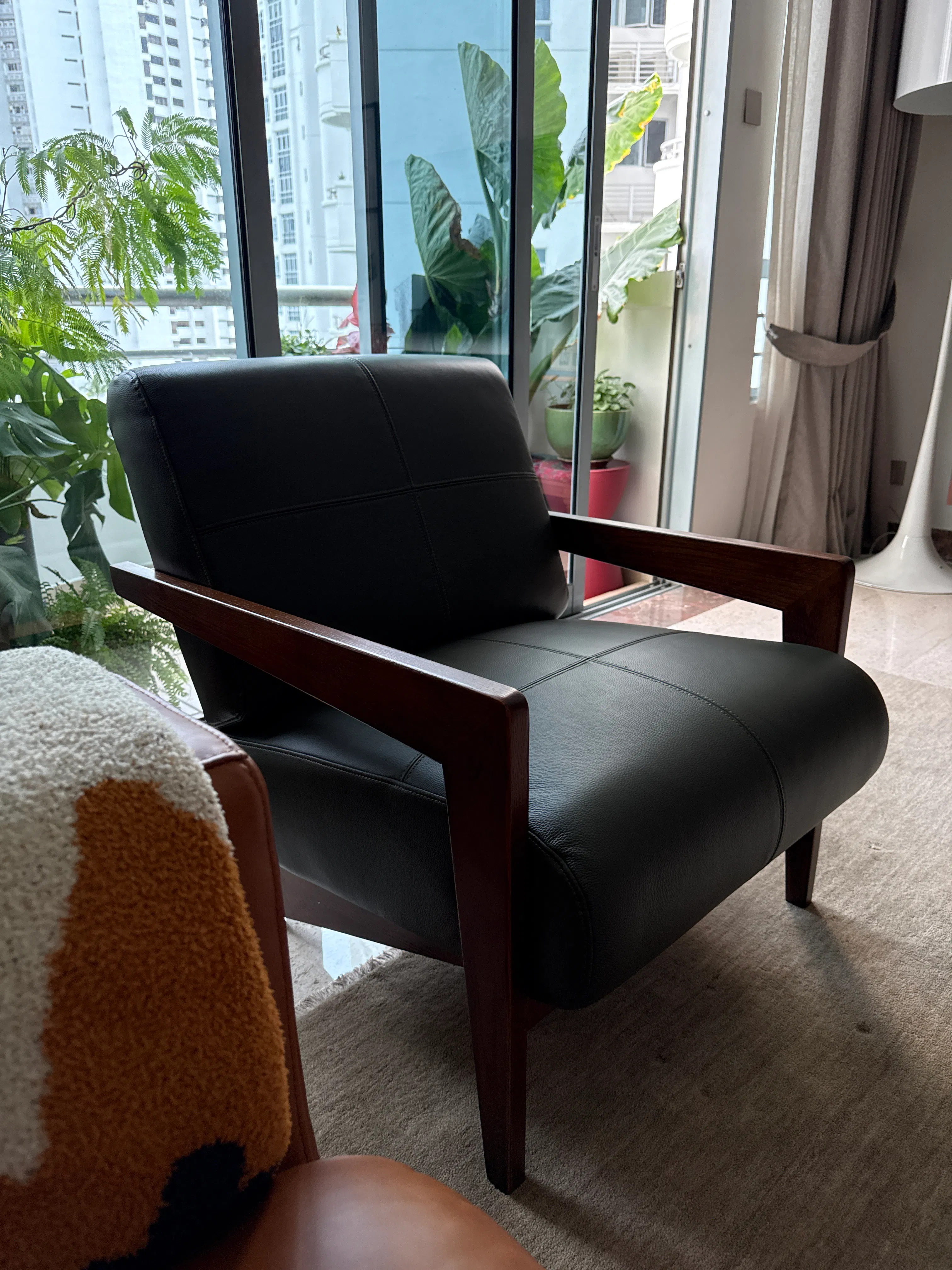 Masco Lounge Chair - Walnut, Moss Green (Genuine Leather)