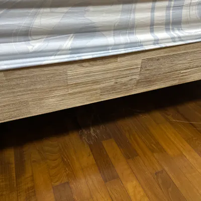 Customer home photo 4: the bed is stable and fits the purpose