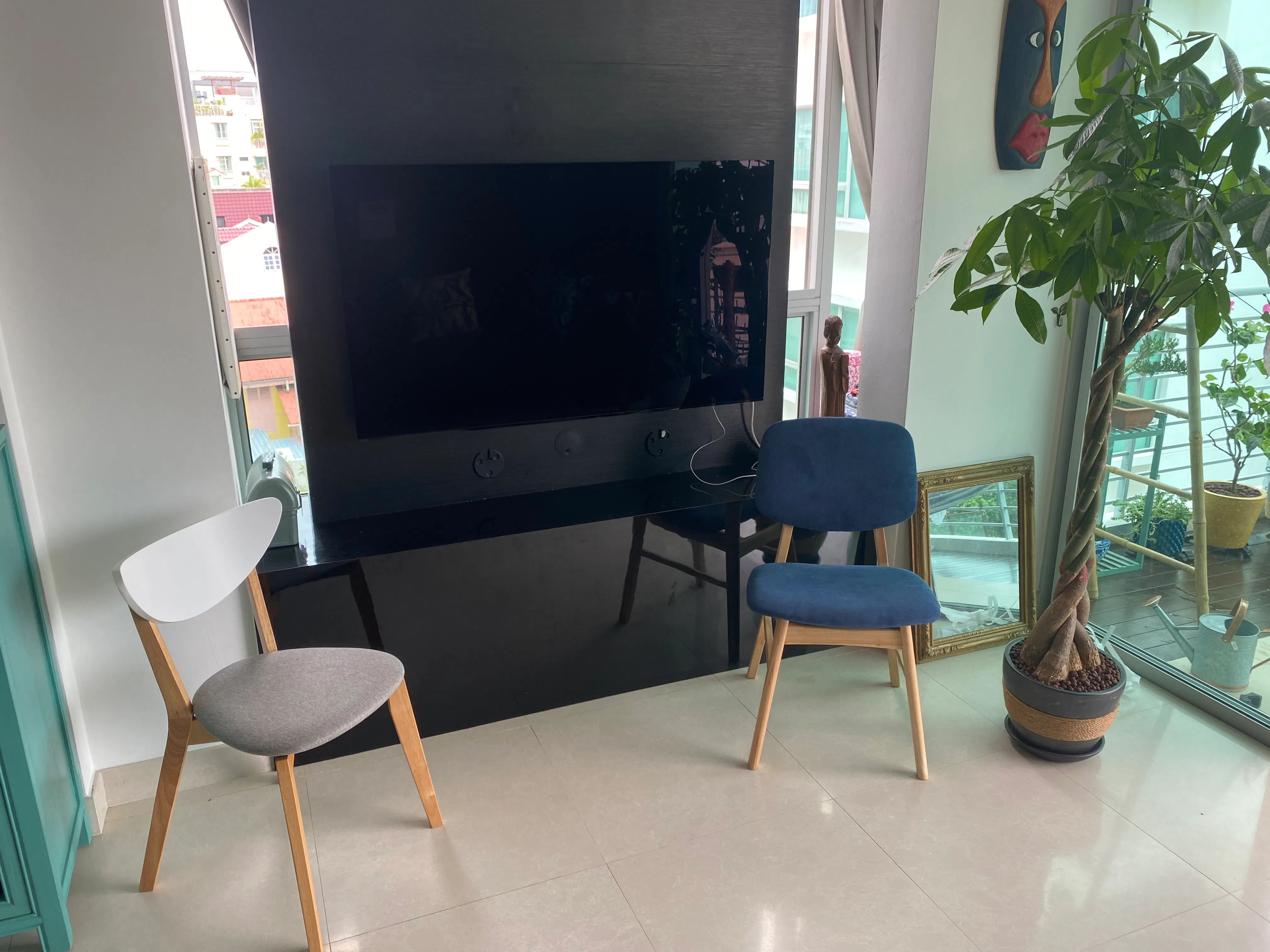 Customer home photo 38: good chair , pure shape and clean color . It is really soft when you sit in there. We love it