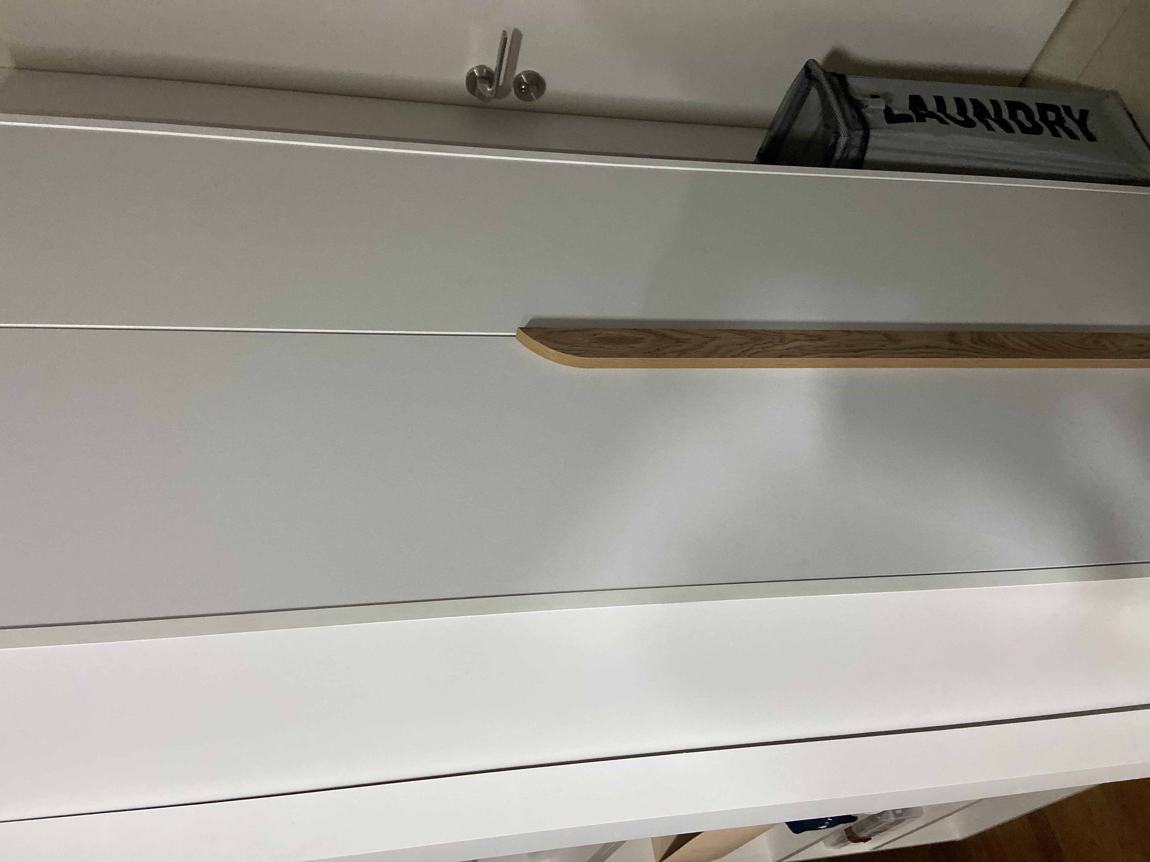 Customer home photo 2: Too sturdy and very simple design.
I am very satisfied with this wardrobe.