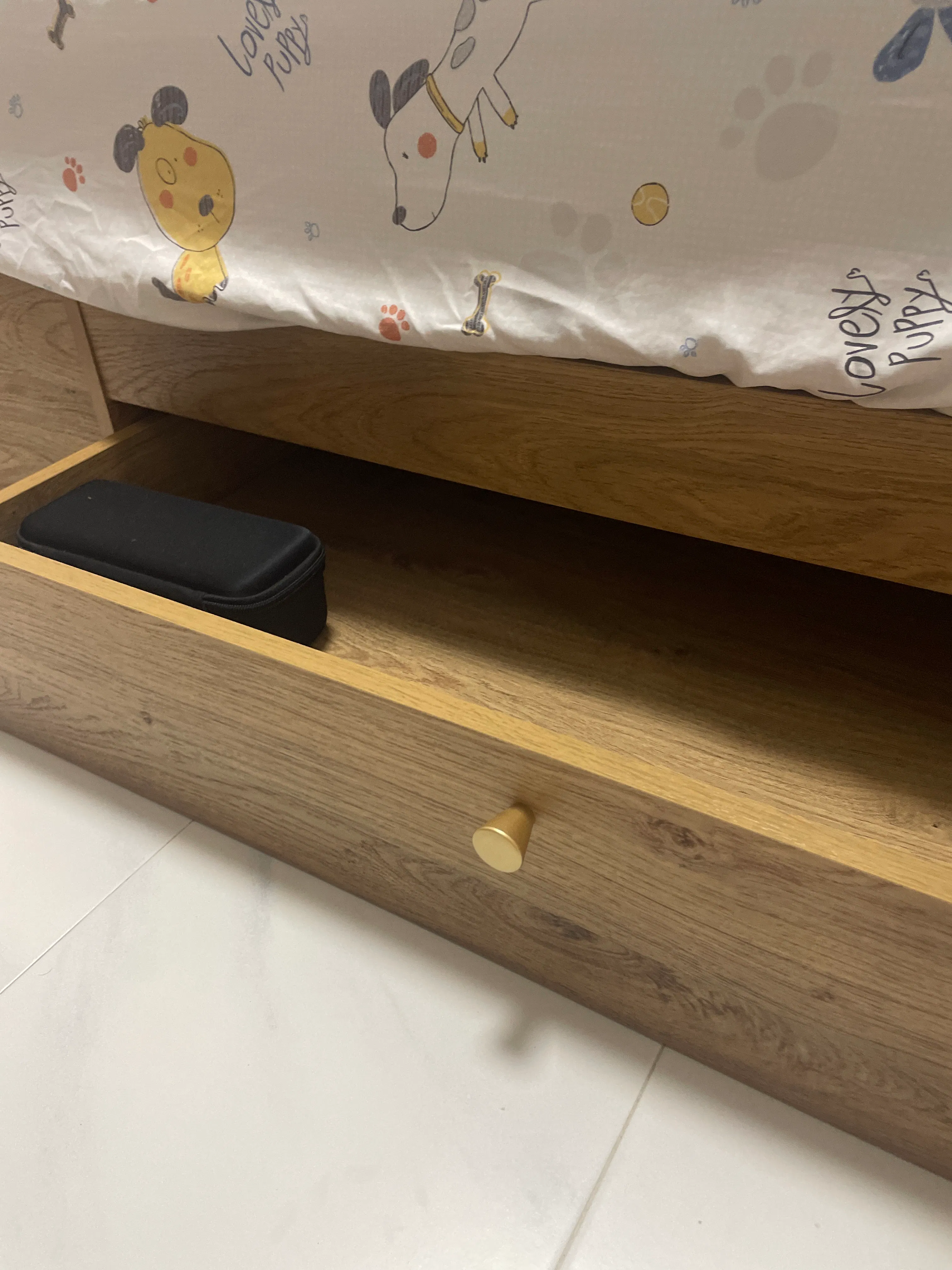 Customer home photo 2: Height is just nice. Drawer is compact.