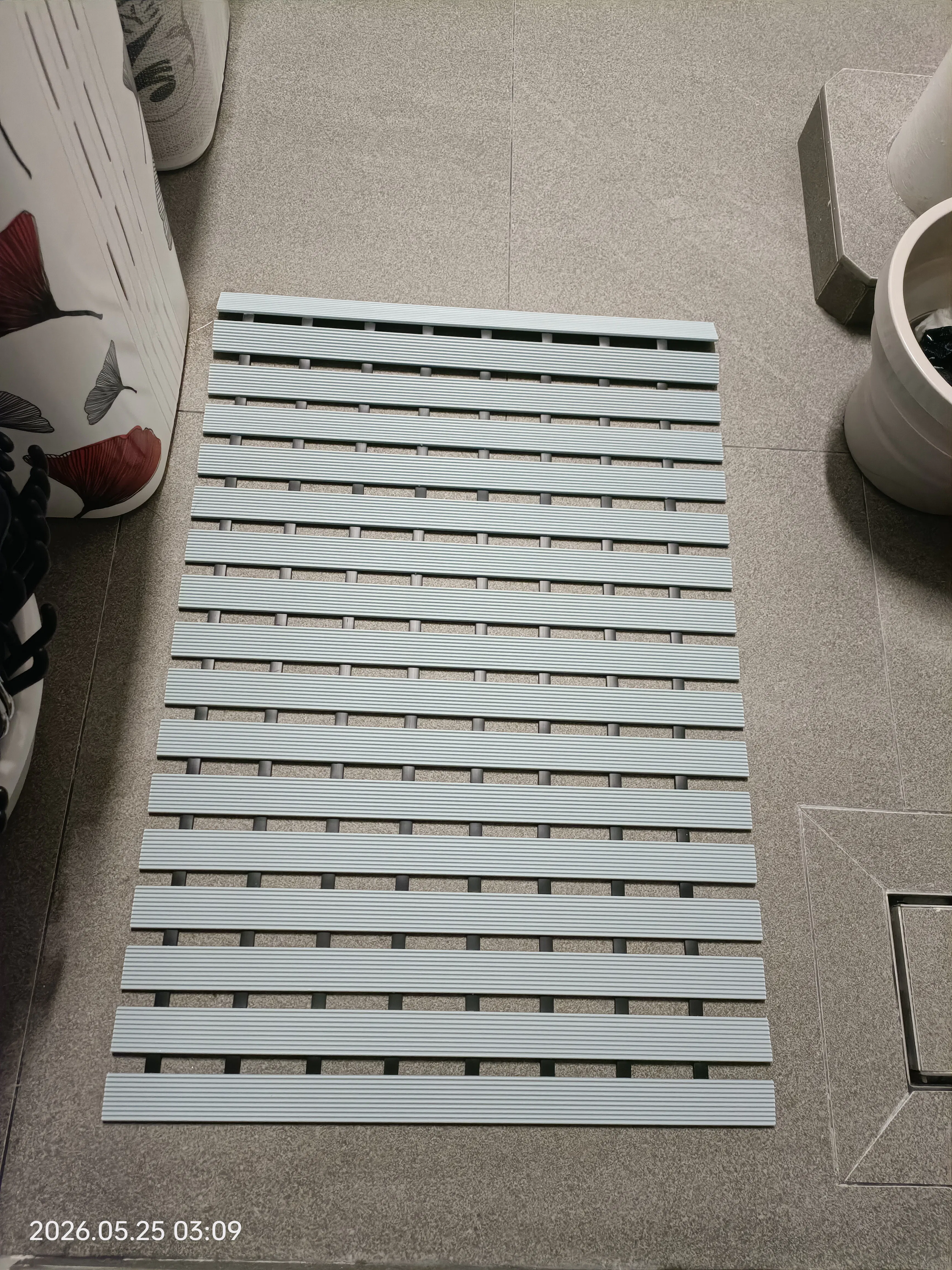 Customer home photo 1: Item received as described. Able to choose the delivery day and time, like the flexibility. The size fits well and the quality is good.