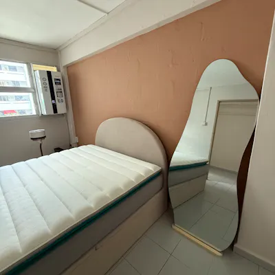 Customer home photo 10: This is my first time buying an expensive (to me) mattress and let me tell you, it is worth every penny!! The best mattress I’ve ever slept on, and it really felt like a cloud in the sky, with my white beddings 😁
Highly recommended 😊