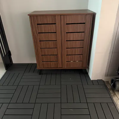 Customer home photo 2: Color of the wood looks great and is a perfect complement to our foyer area. Make the place looks classy.