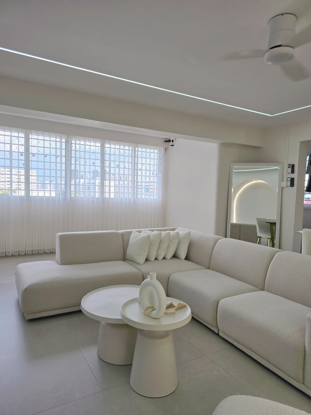 Customer home photo 2: Item delivered on time and everything wrapped when delivered. The sofa is fantastic!