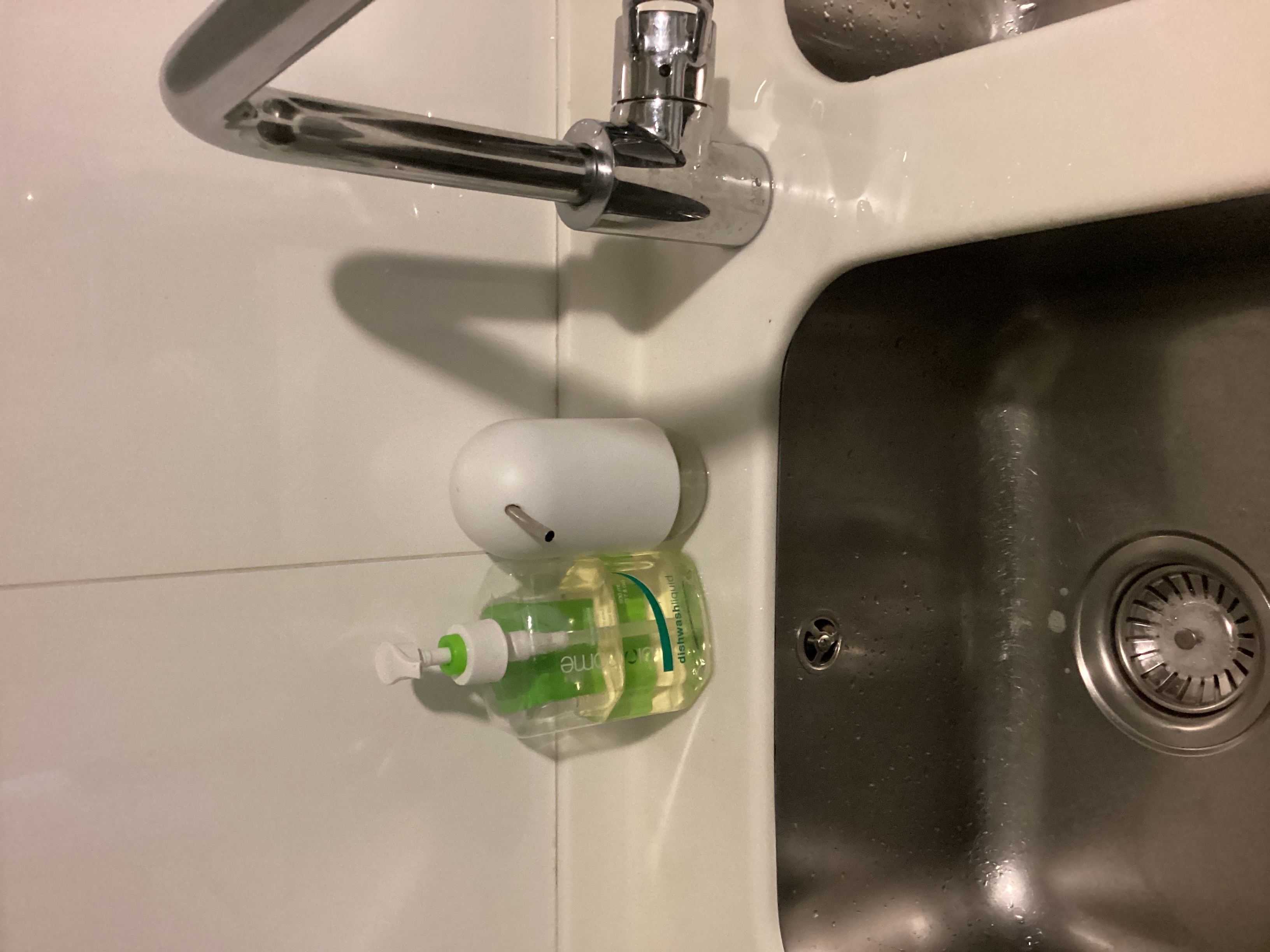 Customer home photo 1: Really cute and high quality product from Umbra. It looks like a cute penguin which makes it easier to get the kids to wash their hands while not looking cheap.