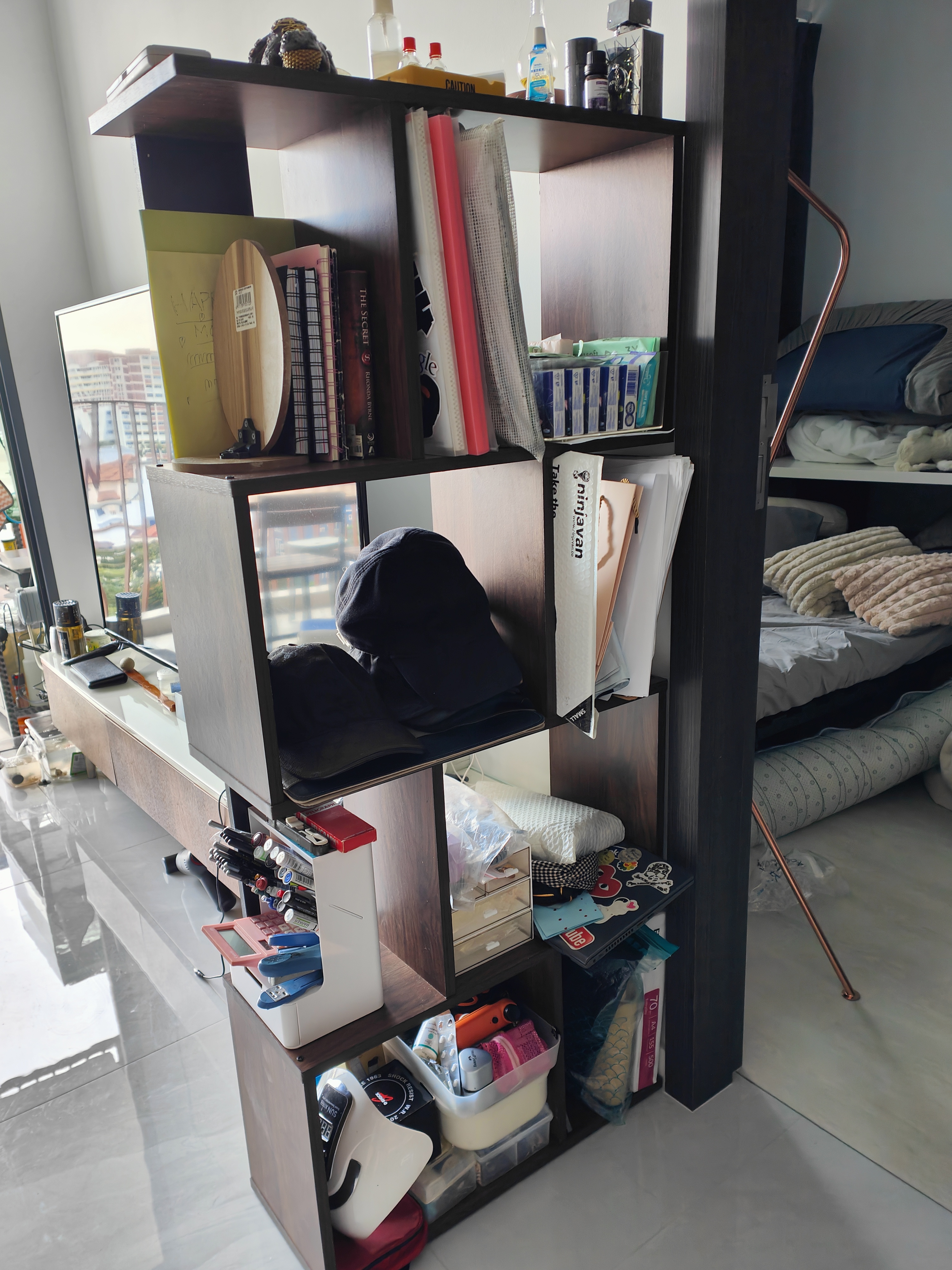 Customer home photo 7: Hipvan has never failed me with any products. I can't even see where the so called defects are.
