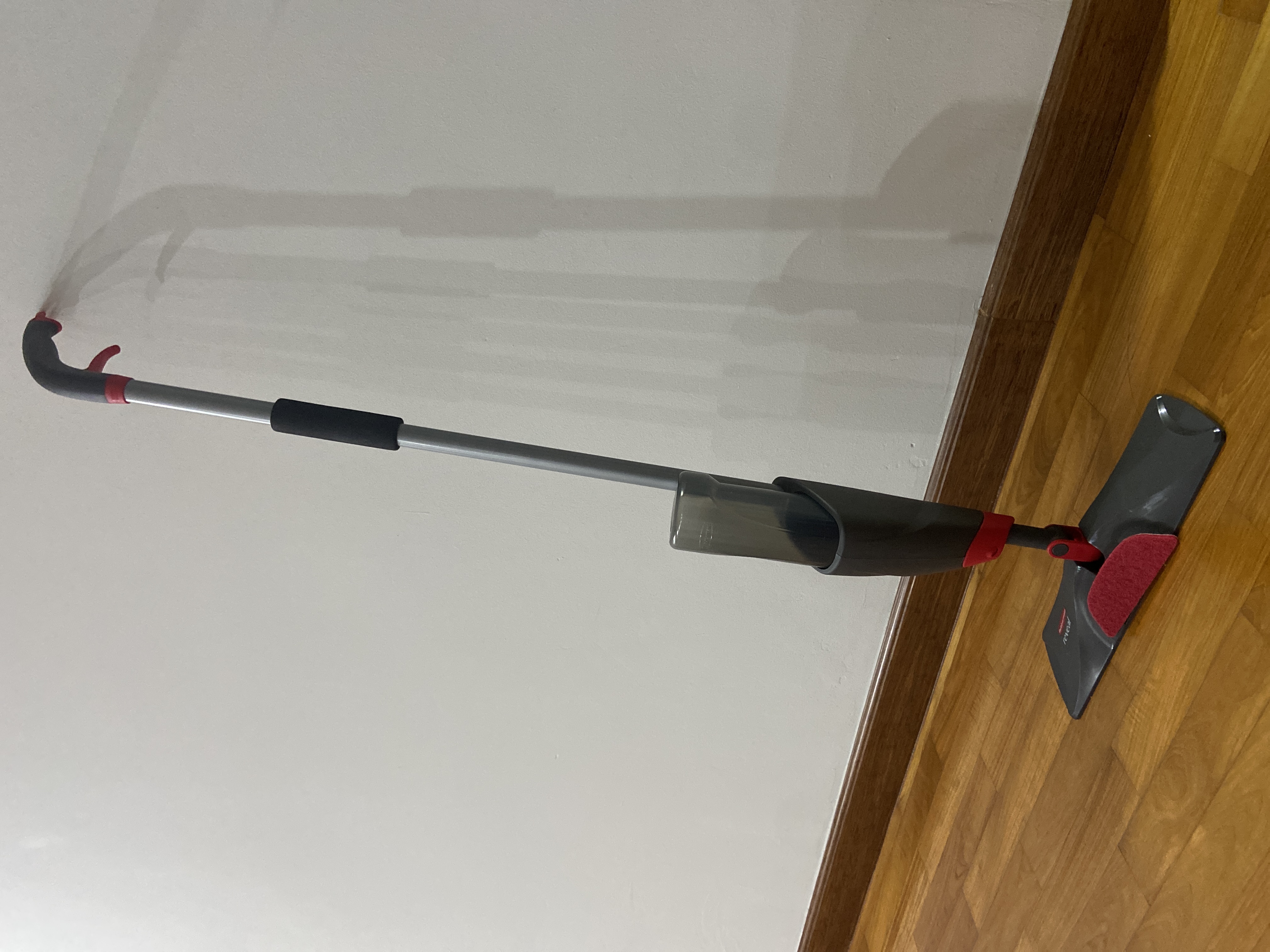 Customer home photo 1: Easy to manoeuvre and cleans the floor throughly!