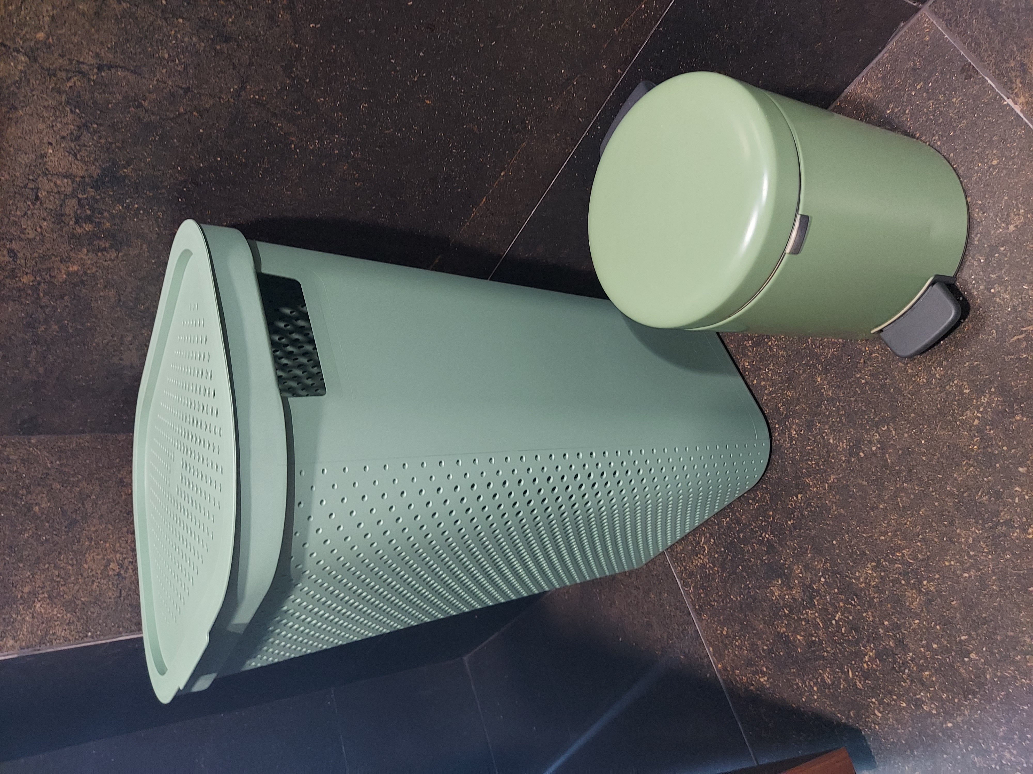 Customer home photo 3: Green colour is as advertised & goes well with my matching green dustbin