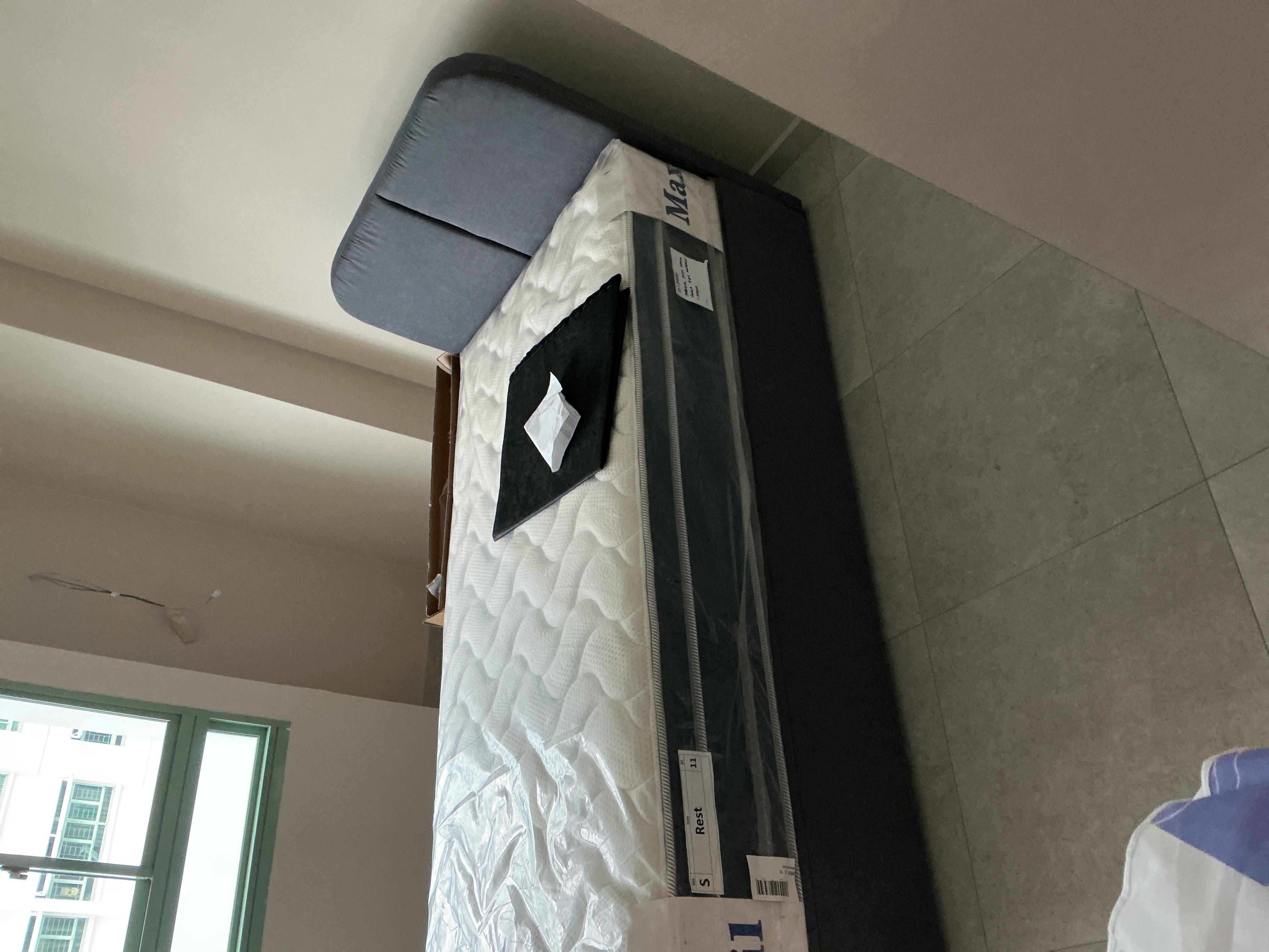 Customer home photo 1: Looks really nice, easy to lift storage and can put a lot of things. Really aesthetic as well.