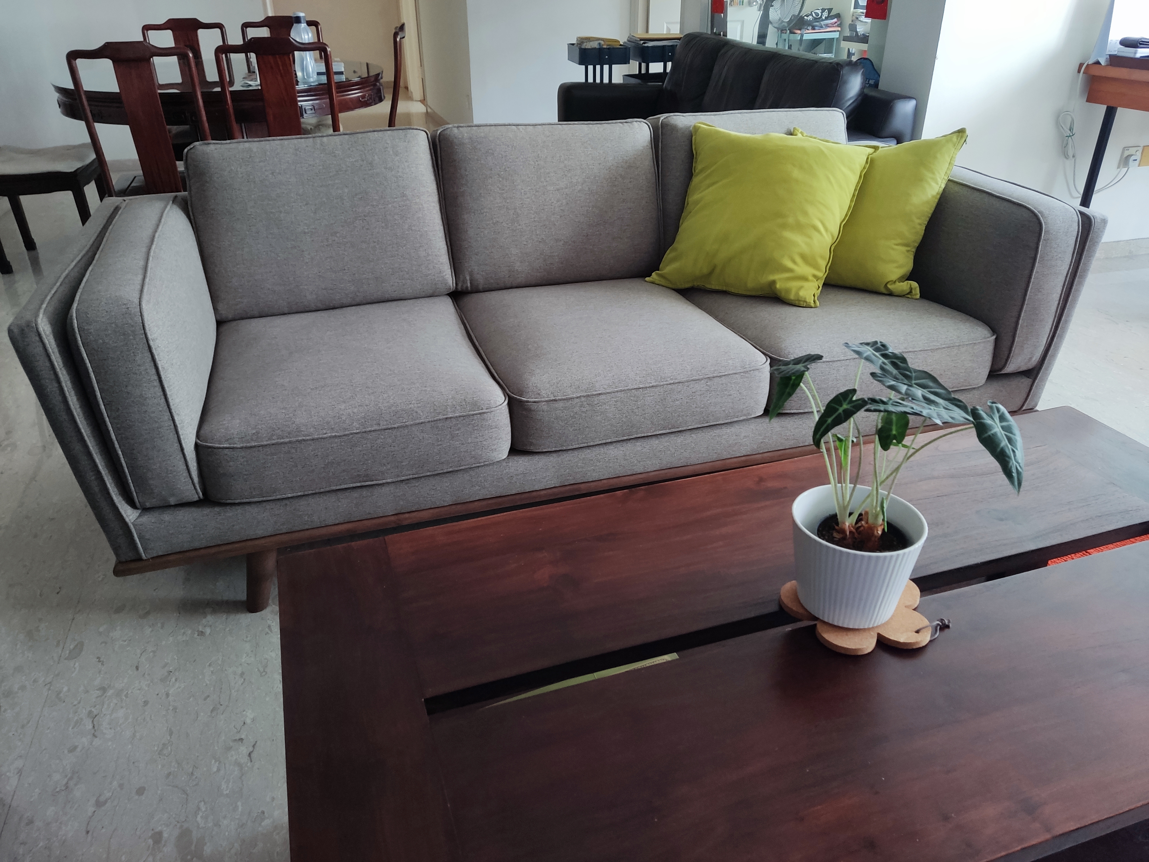 Customer home photo 2: Like the texture and colour of the piece...gives the living room a brighter and lovely vide!