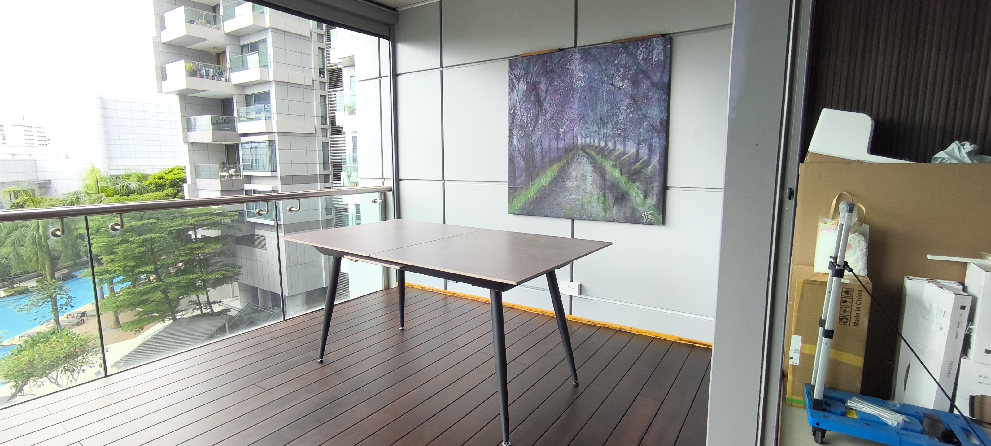 Customer home photo 1: The table is extendable can sit 8-10 pax. Is easy to extend and close.  The quality is good.