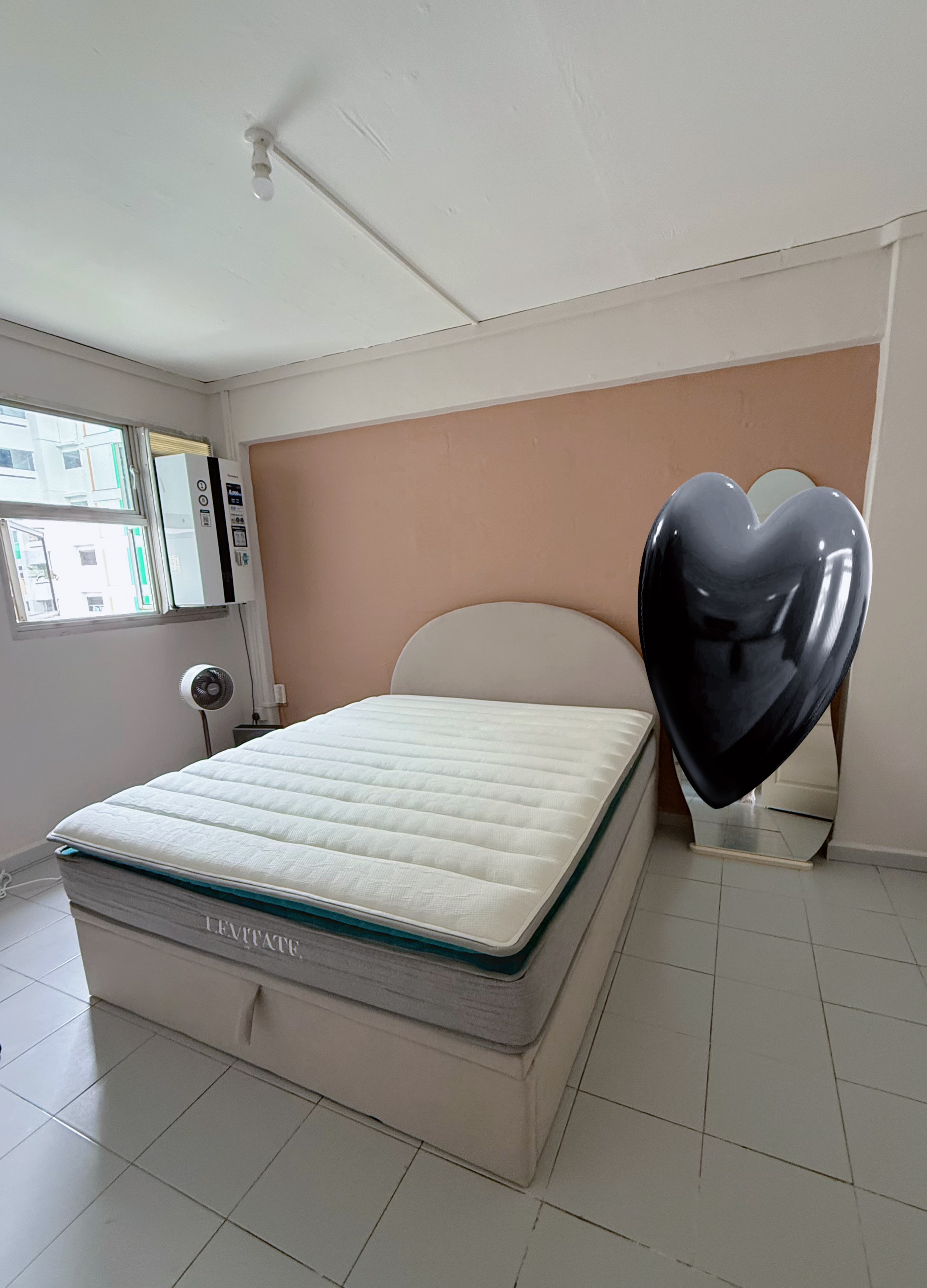Customer home photo 4: Perfect bed for me! Love the design and the storage underneath is a big plus when you are staying in a tiny space!! 
Highly recommended!! 😊