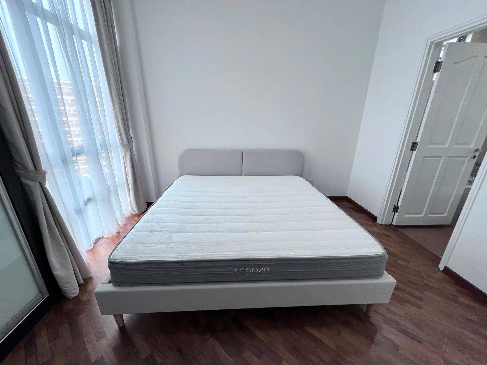 Customer home photo 32: light and easy mattress when changing bedsheets