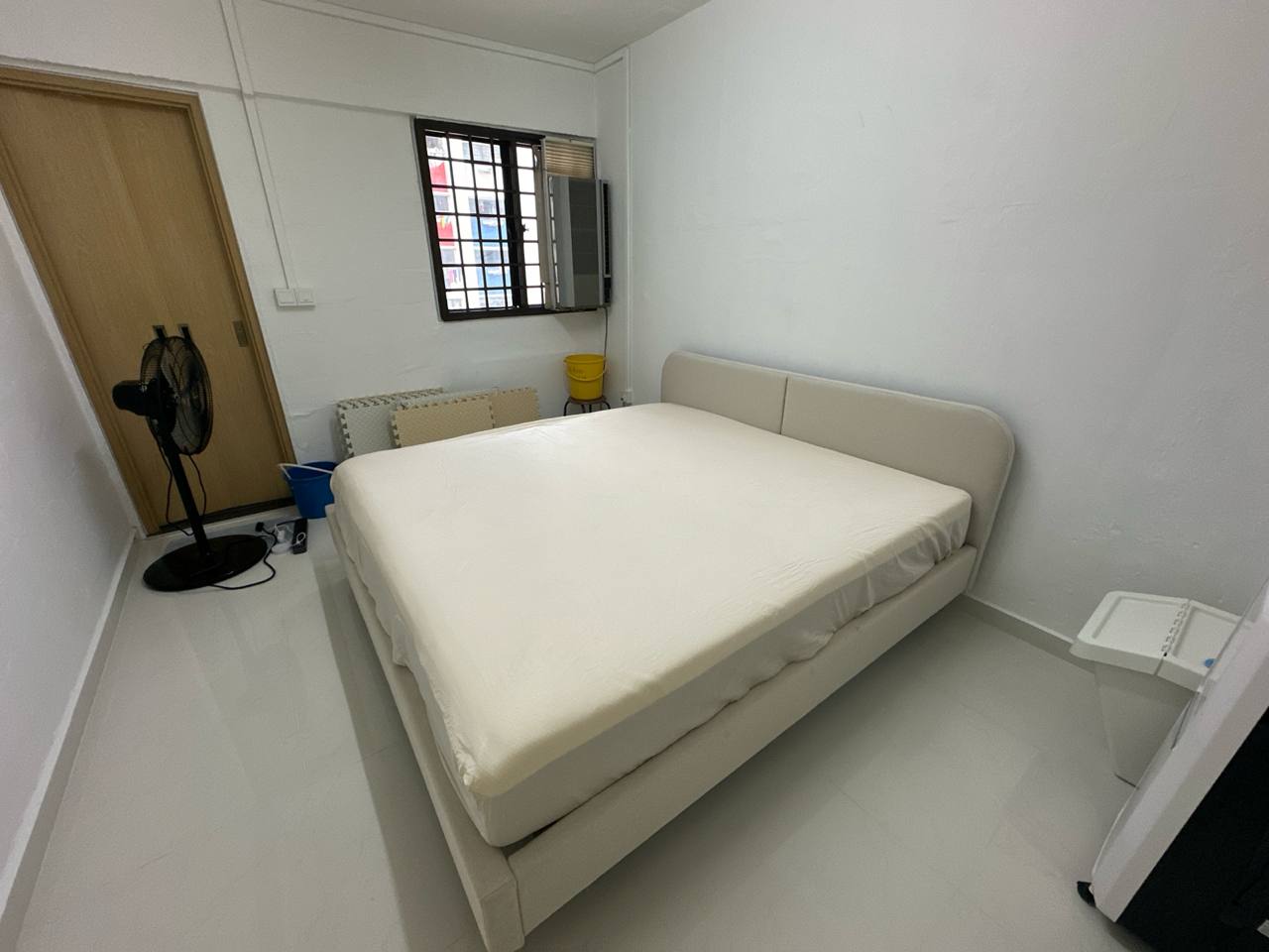 Customer home photo 9: Simple and chic design. 
Like how hipvan accommodate to our last minute emergency despite the very pack schedule. Thank you for your understanding .